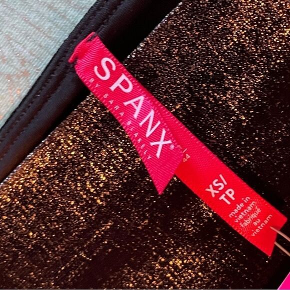 Spanx XS Velvet Shine Leggings black/gold SUPER Soft and top quality NWT - Picture 8 of 16